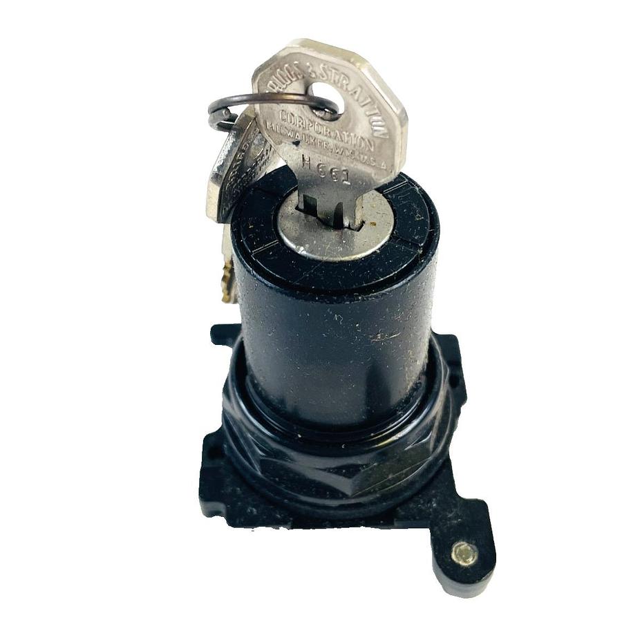 Used CUTLER HAMMER E34KFB3 SER A3 SELECTOR SWITCH 2-POS KEY NEMA 4-13