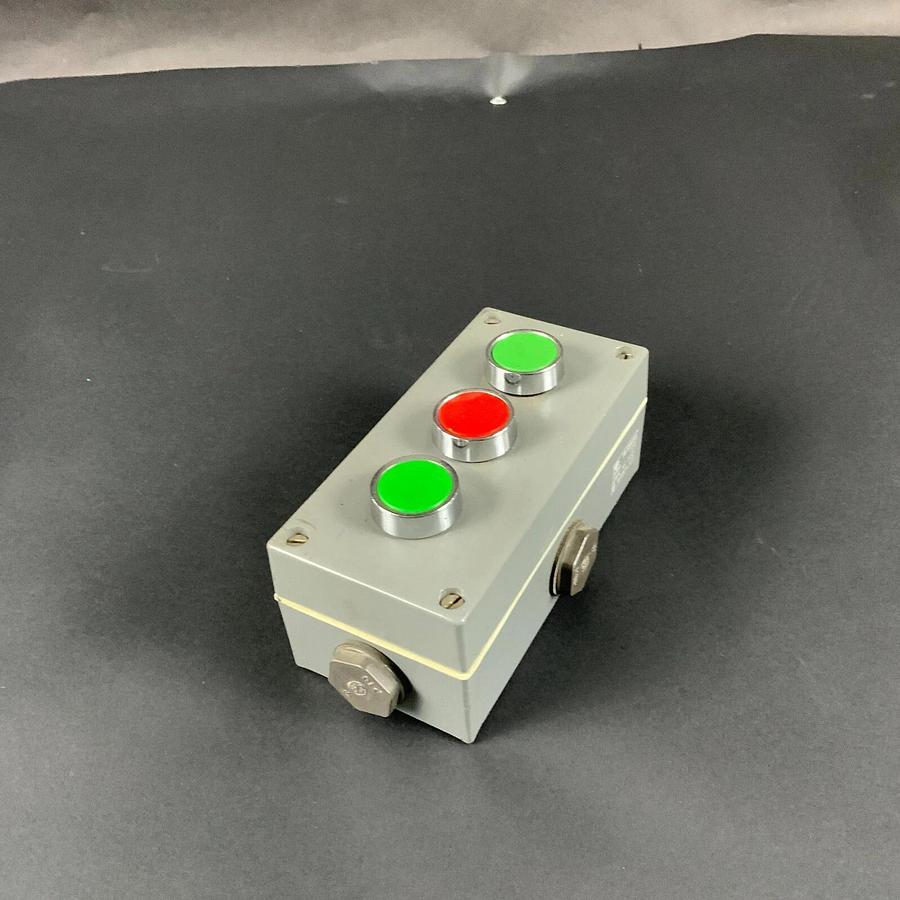 Used GENERIC PUSH BUTTON CONTROL BOX ($40 OBO)