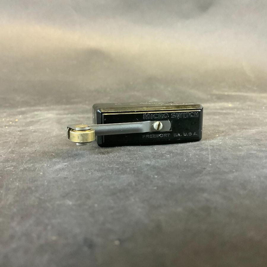 Used HONEYWELL MICROSWITCH BZ-2RL2-A2 LIMIT SWITCH ($10 OBO)