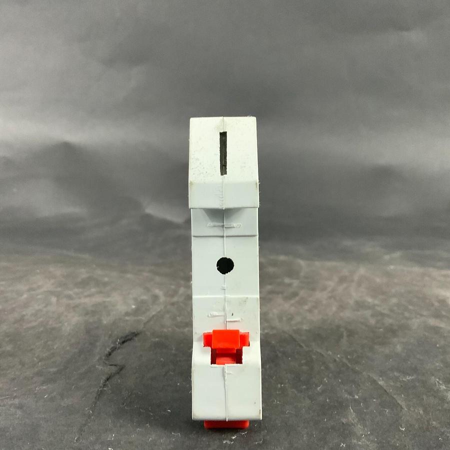 Used MRO STOP RT18-32X FUSE HOLDER BASE ($10 OBO)
