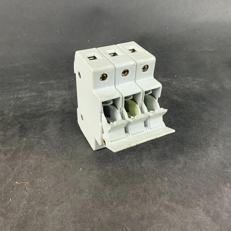 Used BUSSMANN B24214 MSC.10 FUSE HOLDER ($25 OBO)