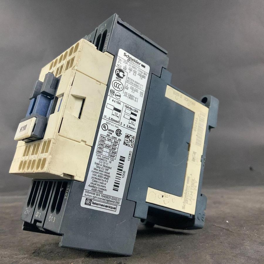 Used SCHNEIDER ELECTRIC LC1D23 BD CONTACTOR ($30 OBO)