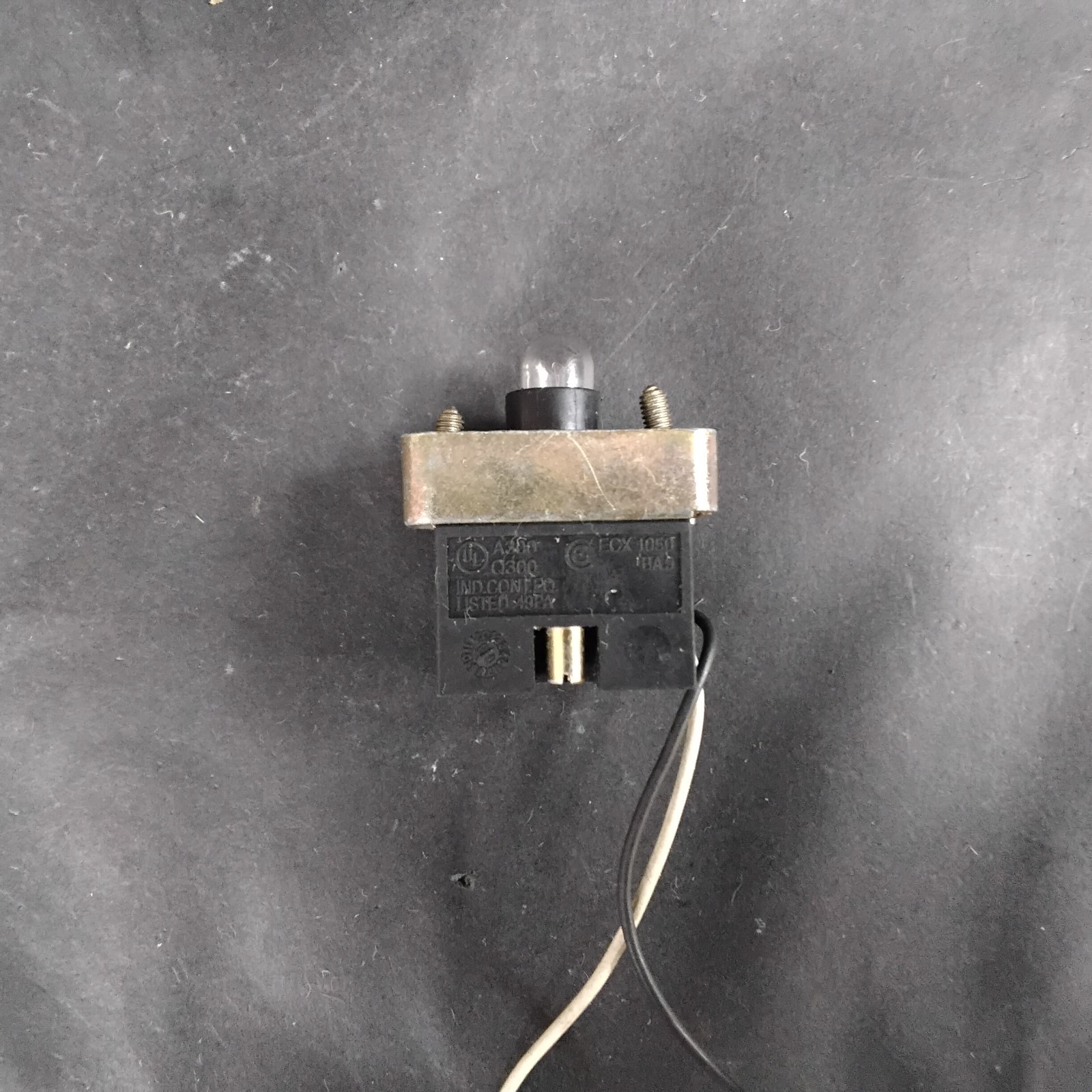 Used AUTOMATION DIRECT ECX-1050 PILOT LIGHT HOLDER - NO PUSHBUTTON ($6 OBO)
