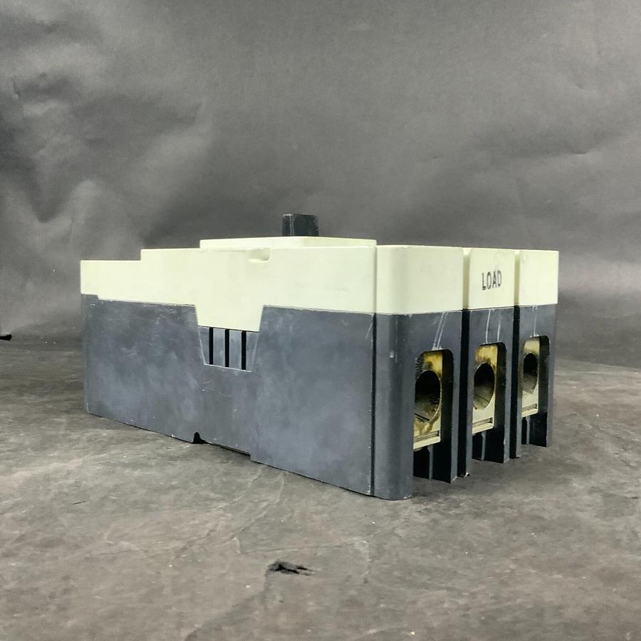 Used WESTINGHOUSE 1492D81G03 CIRCUIT BREAKER ($350 OBO)