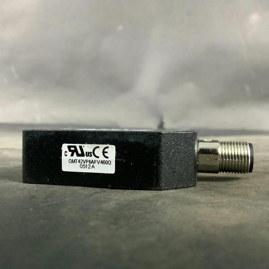 BANNER QMT42VP6AFV400Q ADJUSTABLE FIELD SENSOR ($60 OBO)