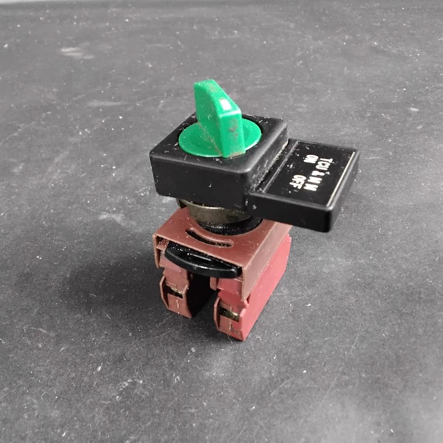 Used GENERAL ELECTRIC P9B01VN SELECTOR SWITCH ($18 OBO)
