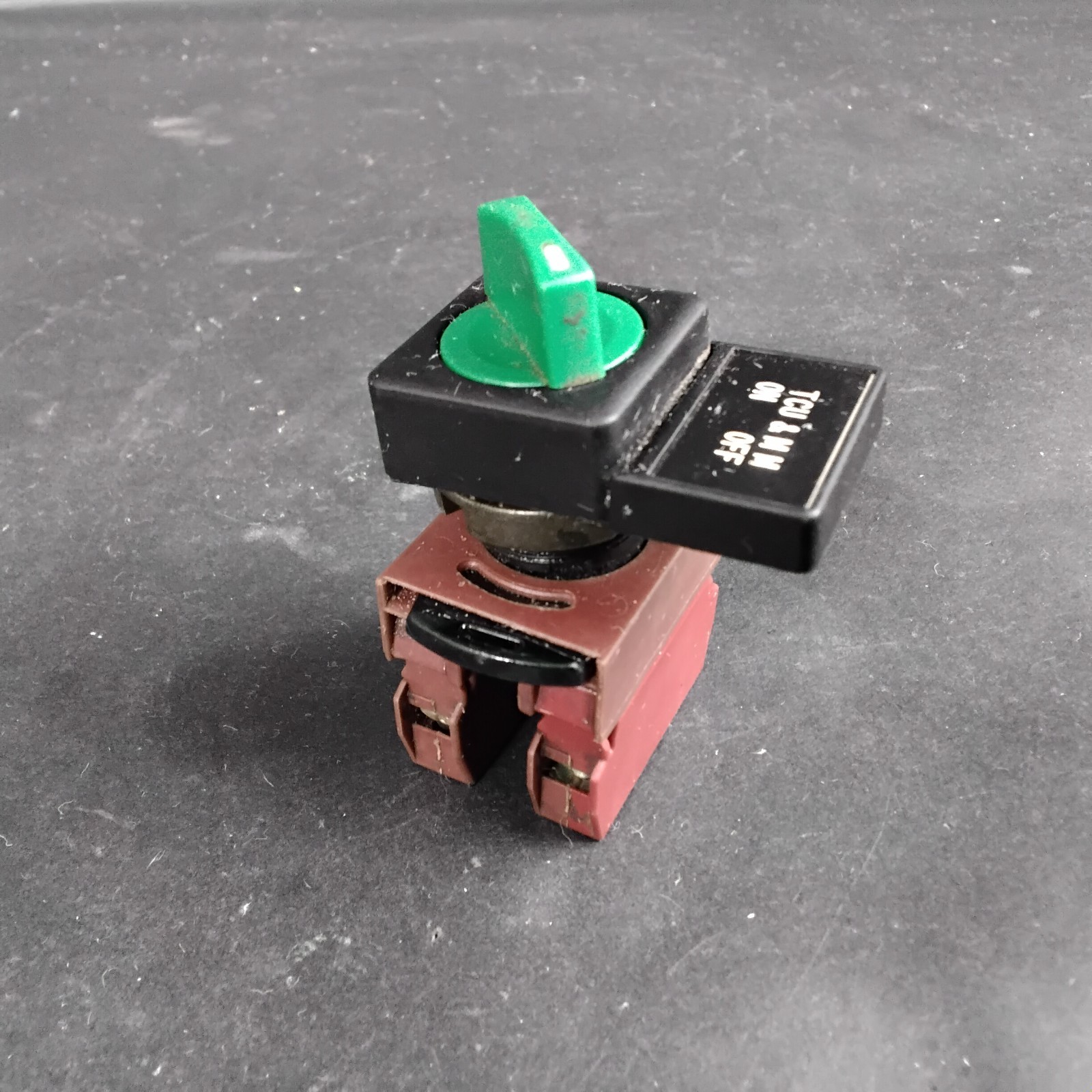 Used GENERAL ELECTRIC P9B01VN SELECTOR SWITCH ($18 OBO)