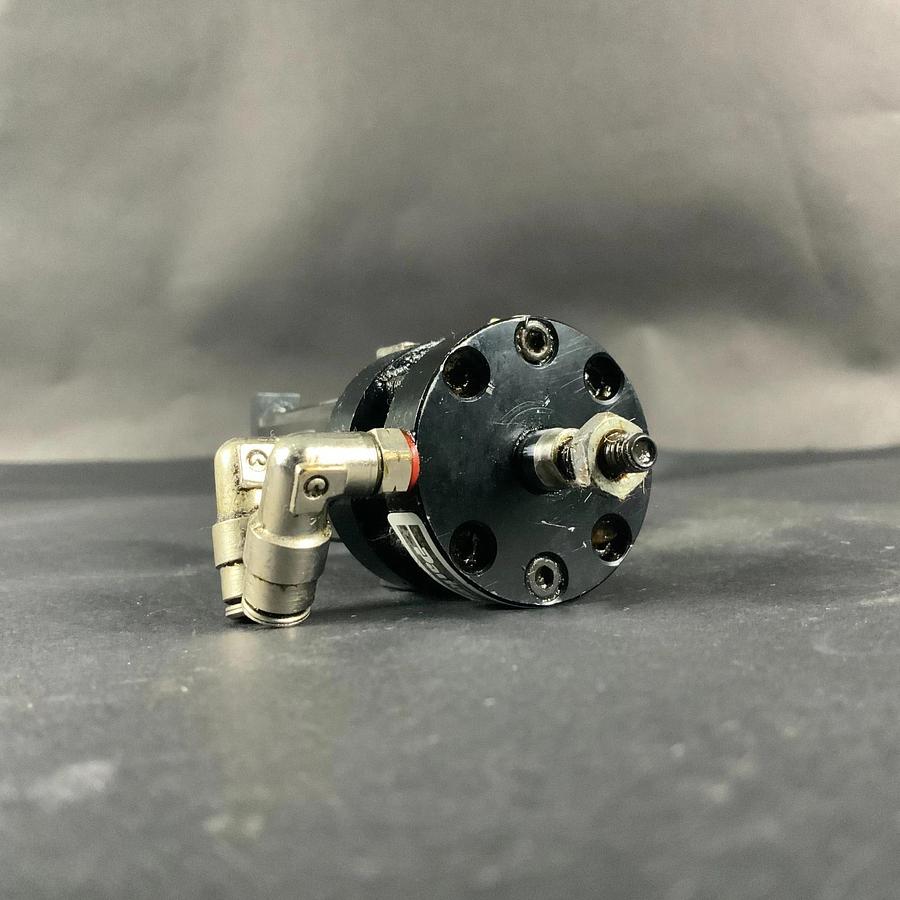 Used PARKER .75NLP40.50 PNEUMATIC CYLINDER ($45 OBO)