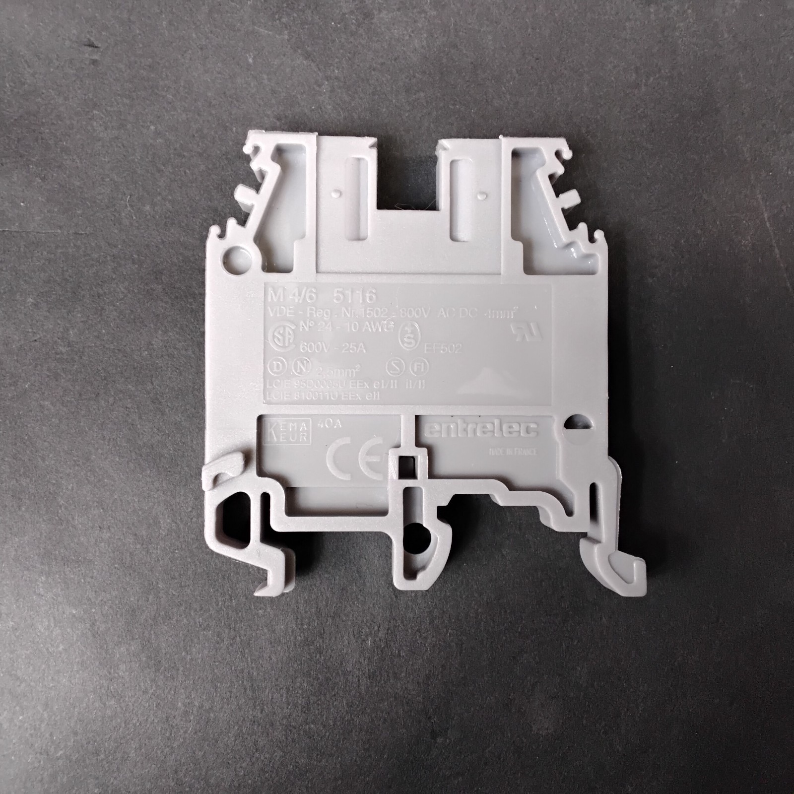 Used ABB ENTRELEC M4/6-5116 DIN RAIL TERMINAL BLOCK ($1.25 OBO)