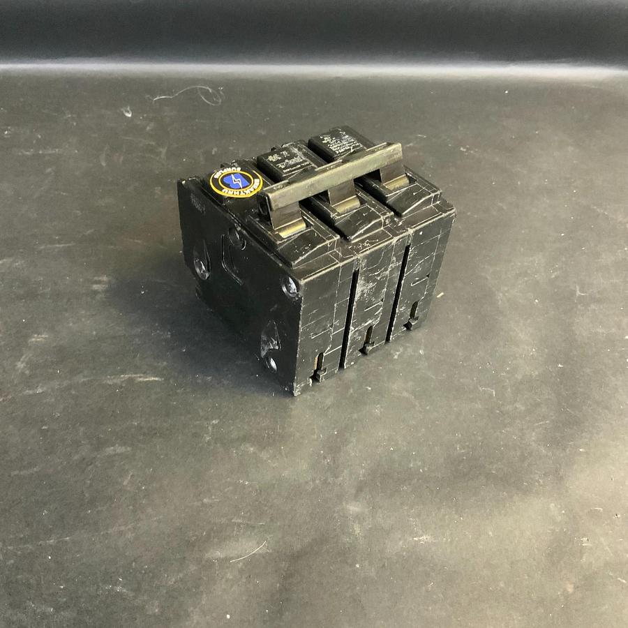 Used MURRAY MP330 CIRCUIT BREAKER ($25 OBO)