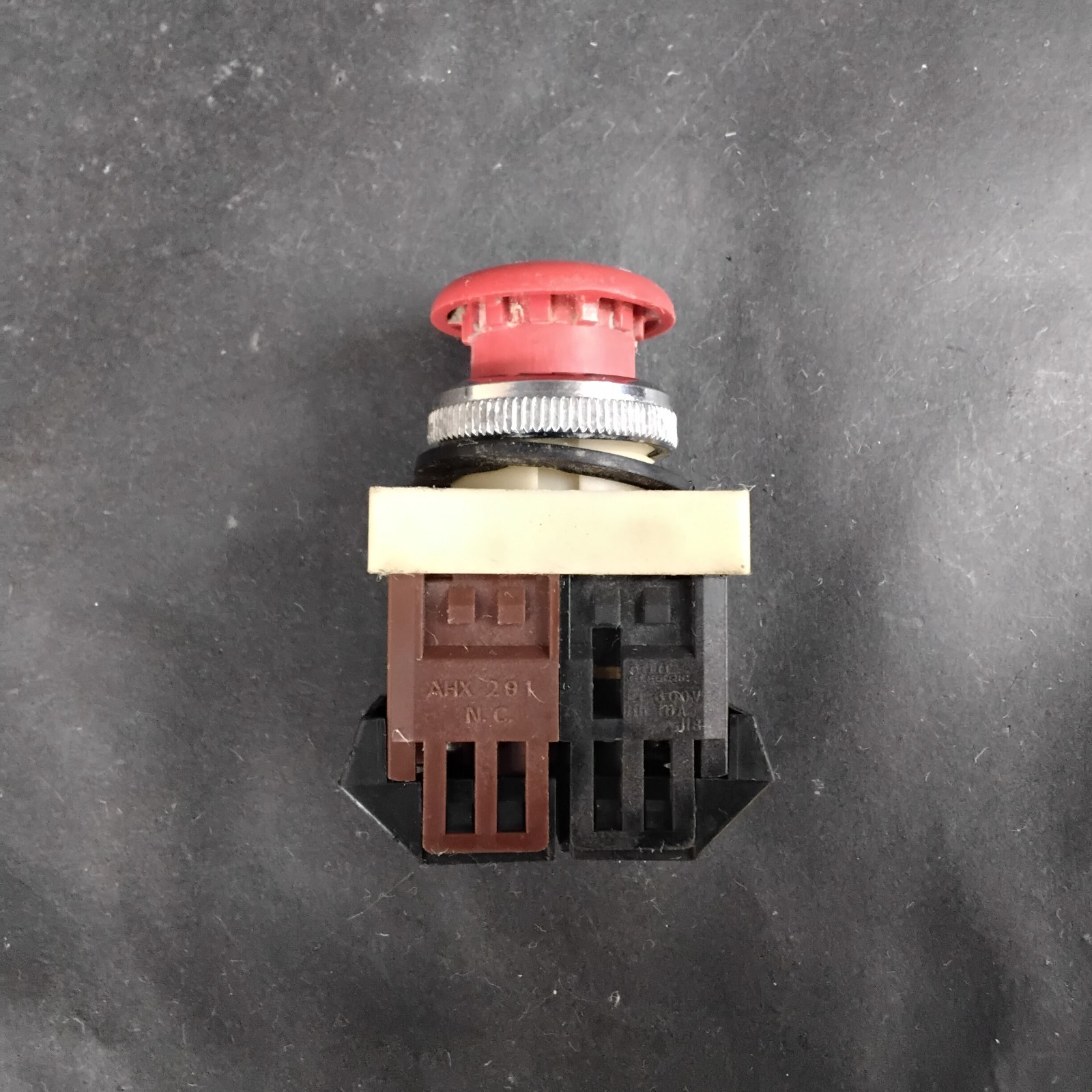 Used FUJI ELECTRIC AH25-M EMERGENCY STOP PUSHBUTTON SWITCH ($15 OBO)
