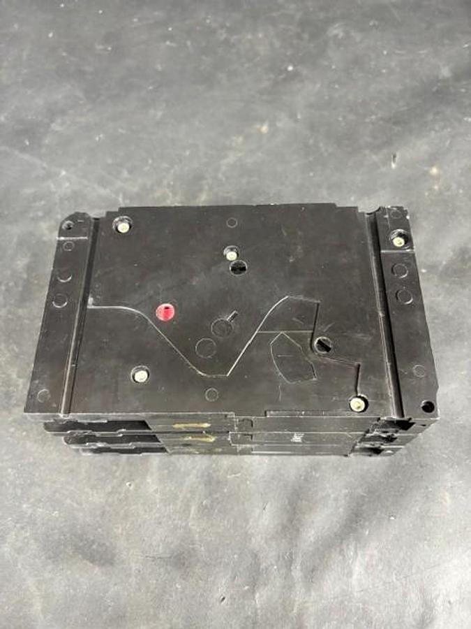 Used SIEMENS ED63A025 CIRCUIT BREAKER