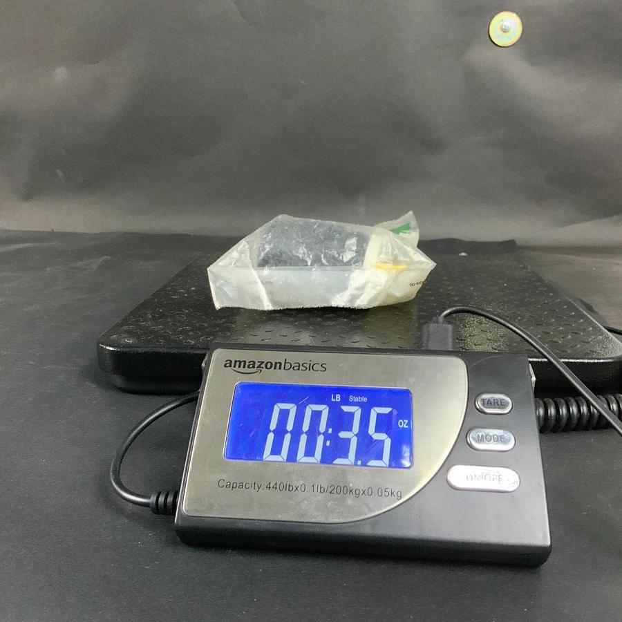 HUBBELL 70530NP LOCKING PLUG ($15 OBO)