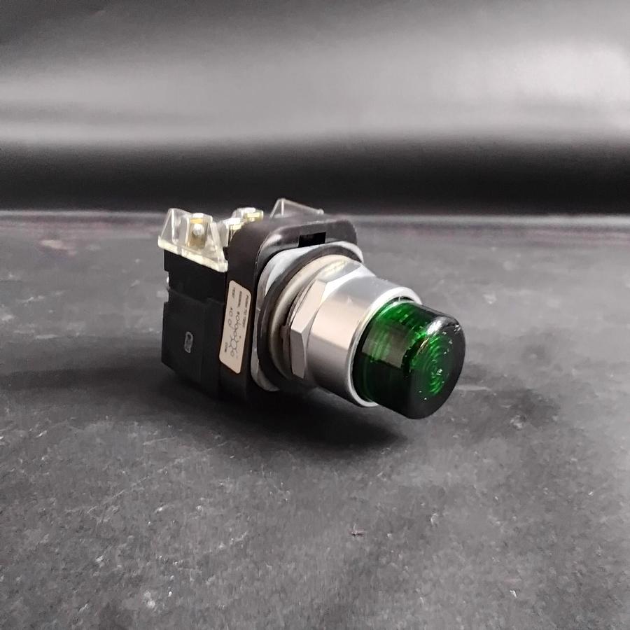 Used ALLEN BRADLEY 800T-QTH2G GREEN PUSHBUTTON ($45 OBO)