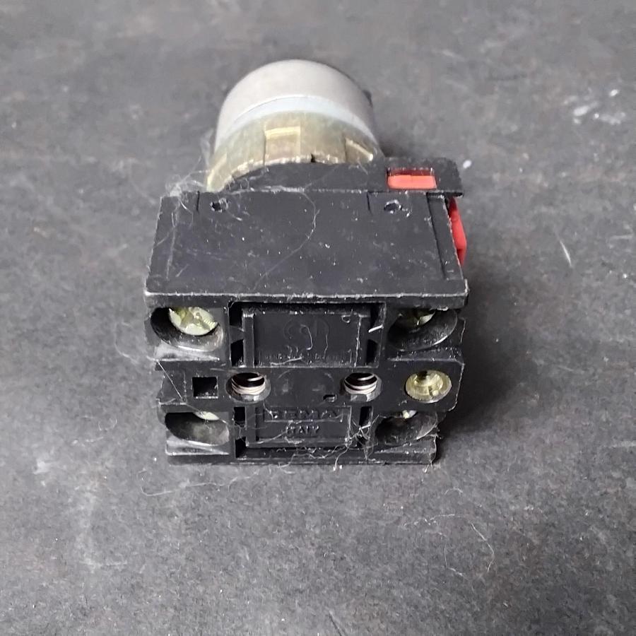 Used GENERAL ELECTRIC CR304XC11B PUSHBUTTON SWITCH ($15 OBO)
