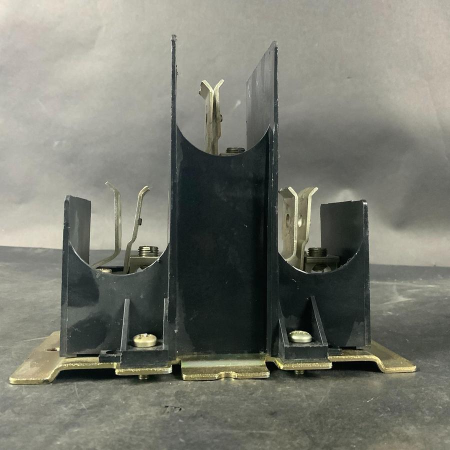 Used SQUARE D 40566-028-51 FUSE BLOCK HOLDER ($25 OBO)