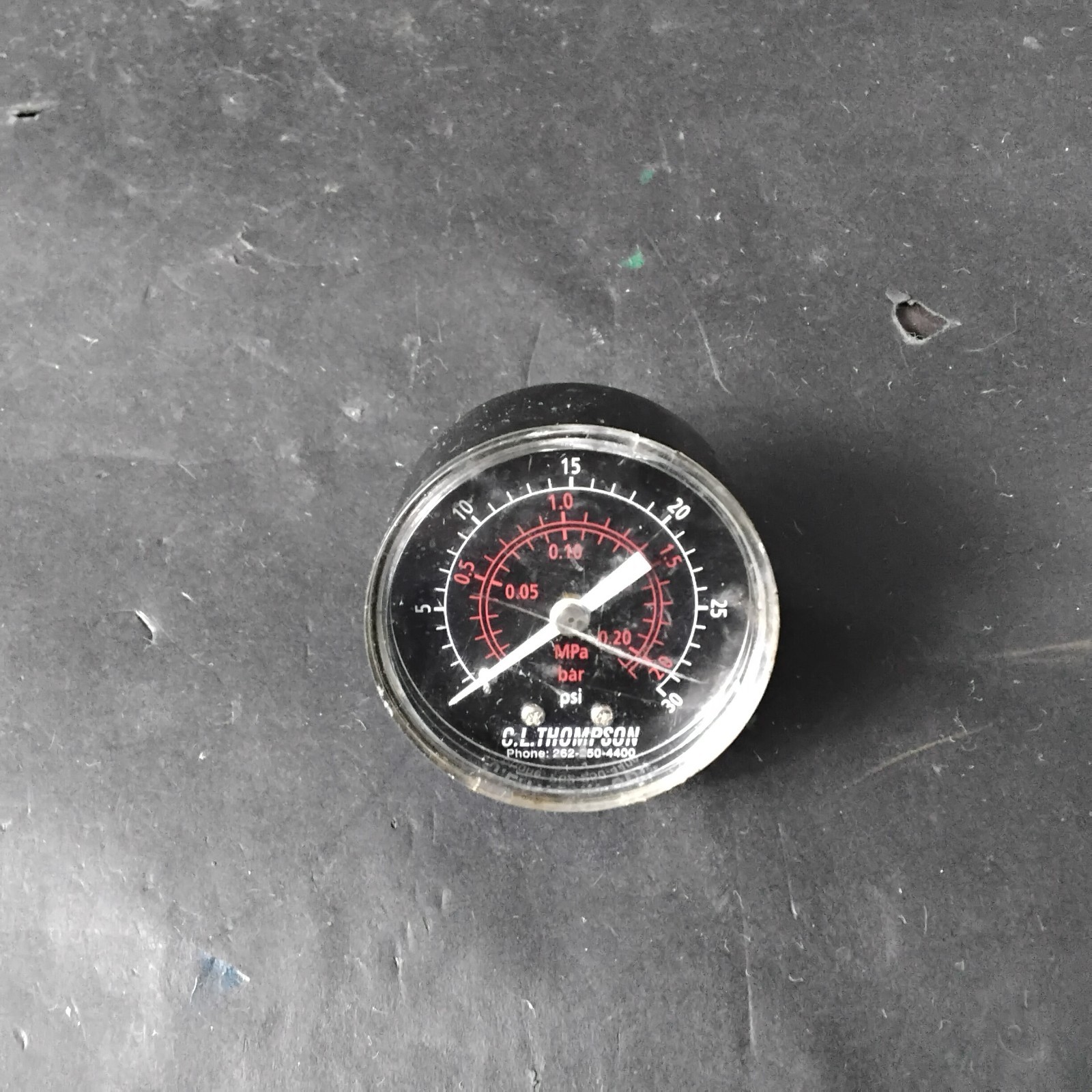Used C.L. THOMPSON 0-30 PSI PRESSURE GAUGE ($5 OBO)