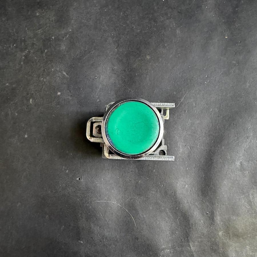 Used TELEMECANIQUE ZBE-101 GREEN PUSHBUTTON ($10 OBO)