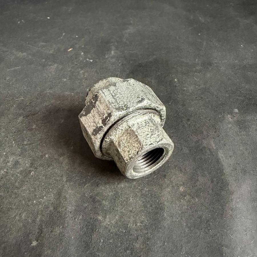 Used MSC 3/8” UNION BLACK FITTING
