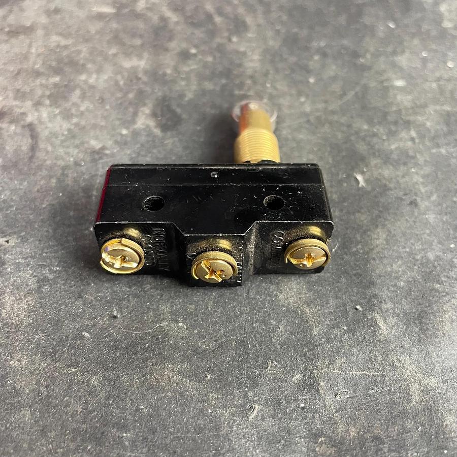 Used CEMCO LRF-580-4 MICRO SWITCH