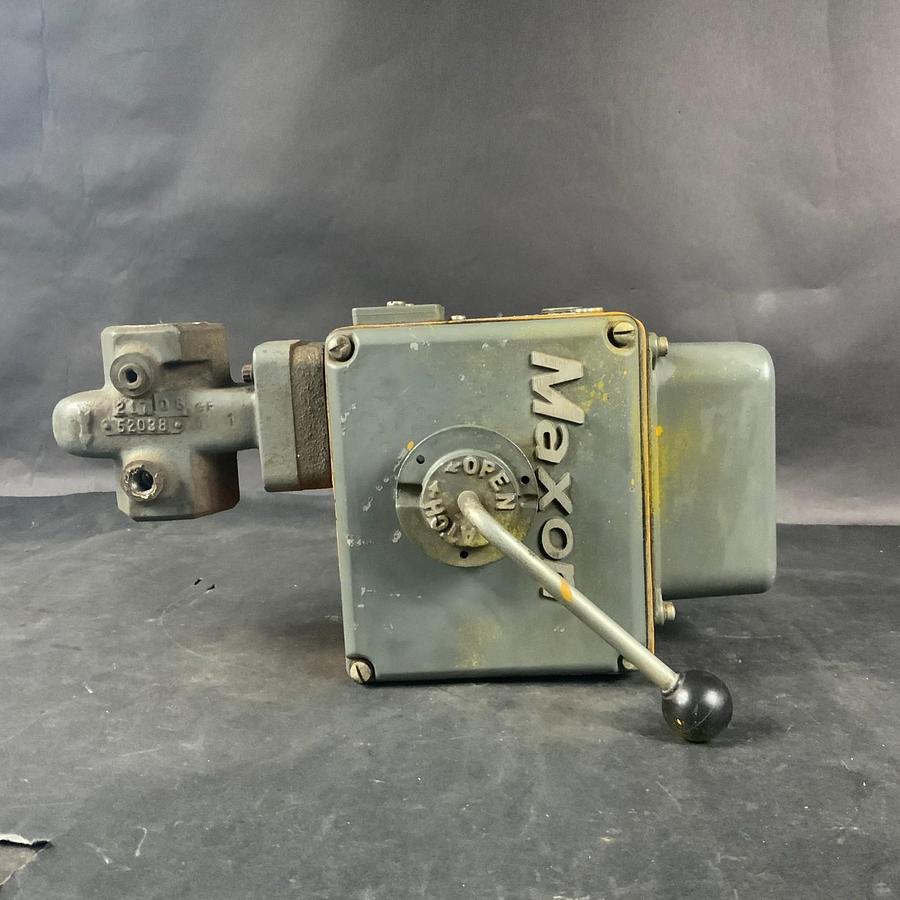 Used MAXON 125SMM11-AA11-BA-1AO VALVE ($875 OBO)