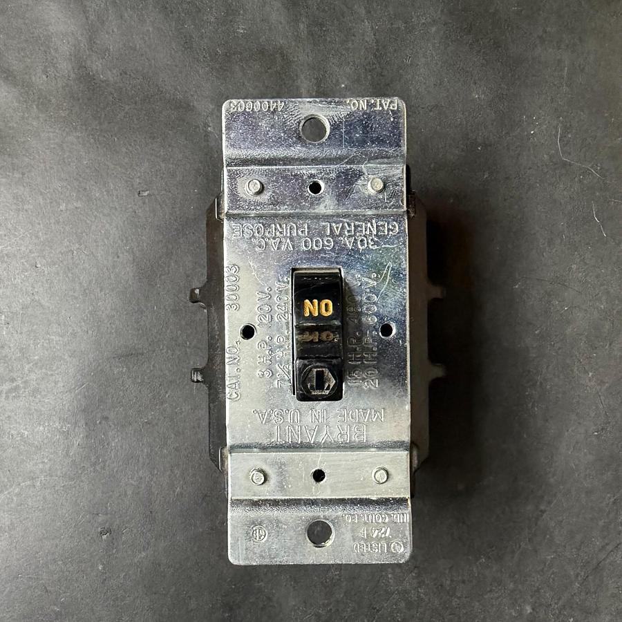 Used BRYANT 30003 MANUAL STARTER SWITCH ($25 OBO)