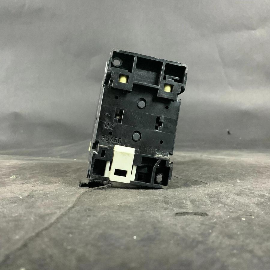 Used KLOCKNER MOELLER DIL00AM-01 W/ 22 DIL M CONTACTOR ($45 OBO)