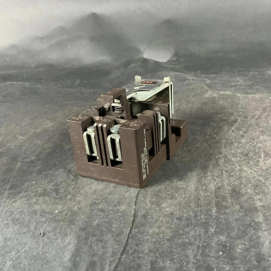 Used CUTLER HAMMER 9575H2612A RELAY ($20 OBO)