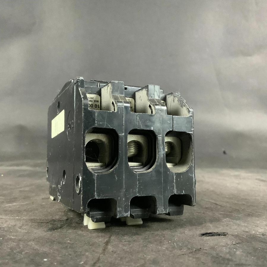 Used SQUARE D QOB370 CIRCUIT BREAKER ($50 OBO)