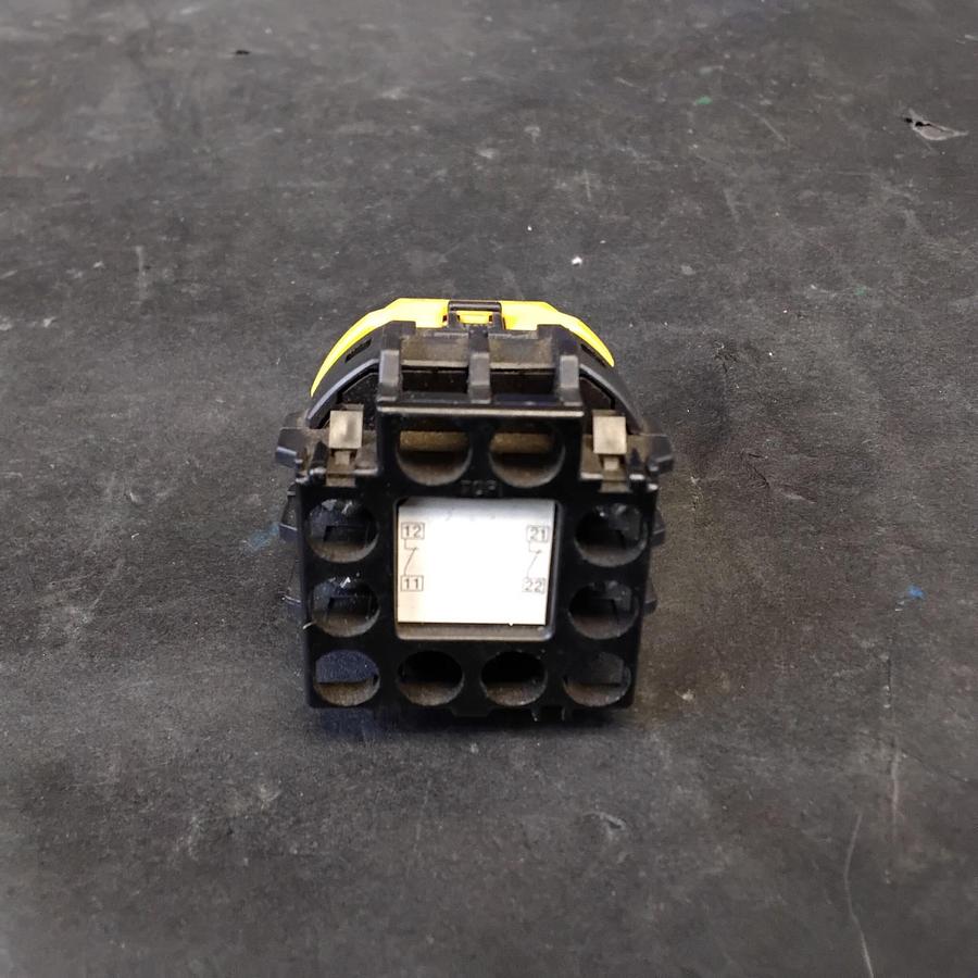 Used IDEC XW1E-BV EMERGENCY STOP SWITCH BASE- NO PUSHBUTTON ($19.50)