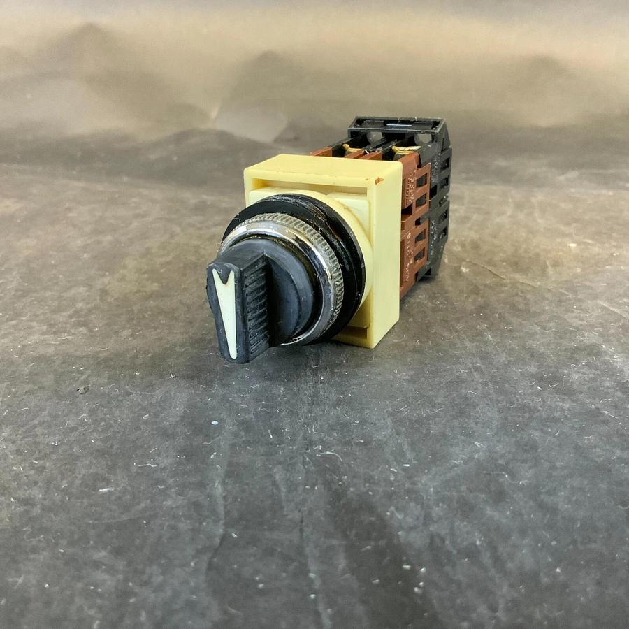 Used FUJI AH25 SELECTOR SWITCH ($7 OBO)