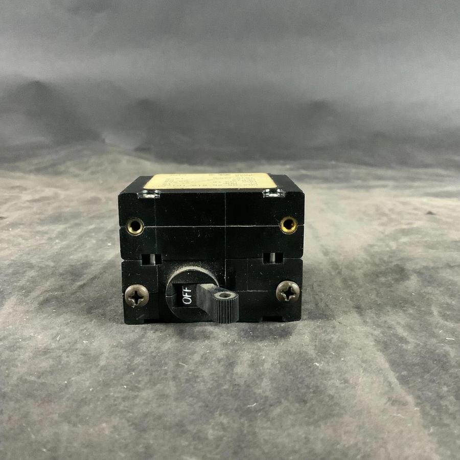 CARLING SWITCH - CIRCUIT BREAKER - AB2-B0-26-610-1D1-C ($30 OBO)
