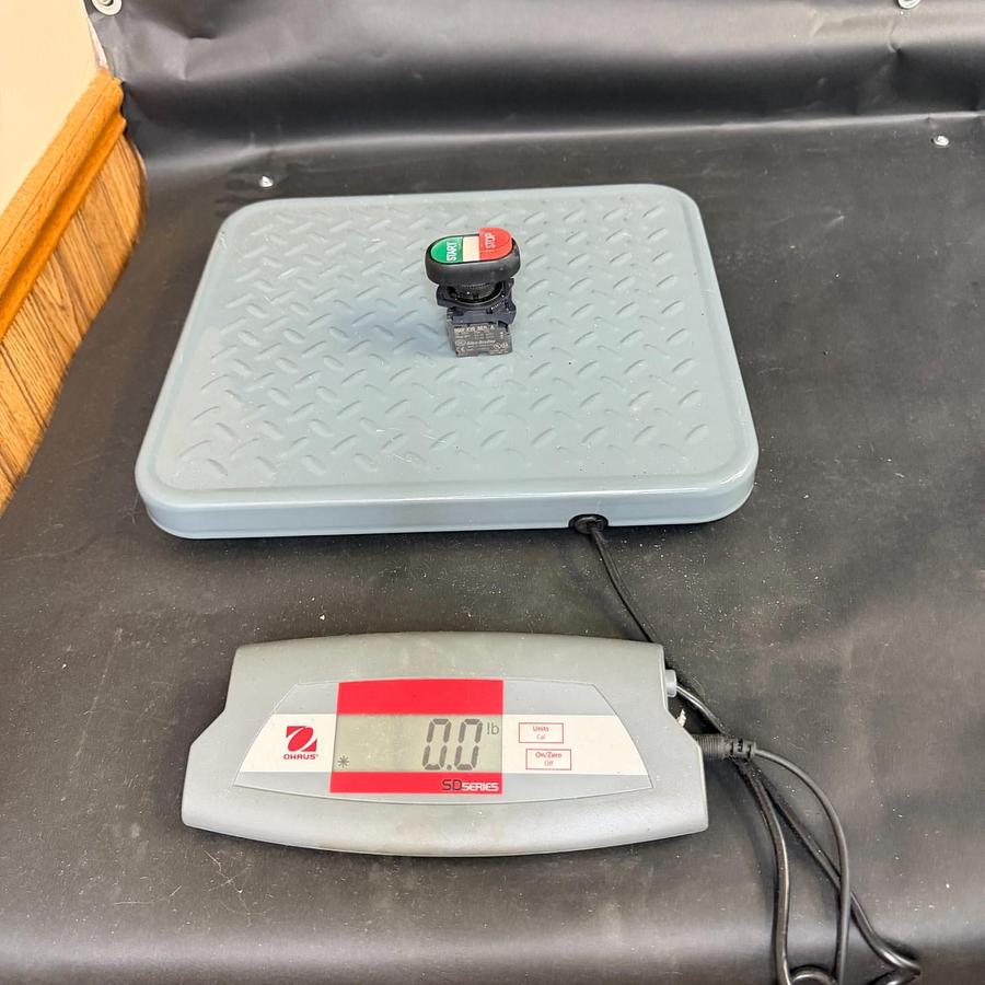 Used ALLEN BRADLEY 800F-X10 START/STOP BUTTON ($18 OBO)