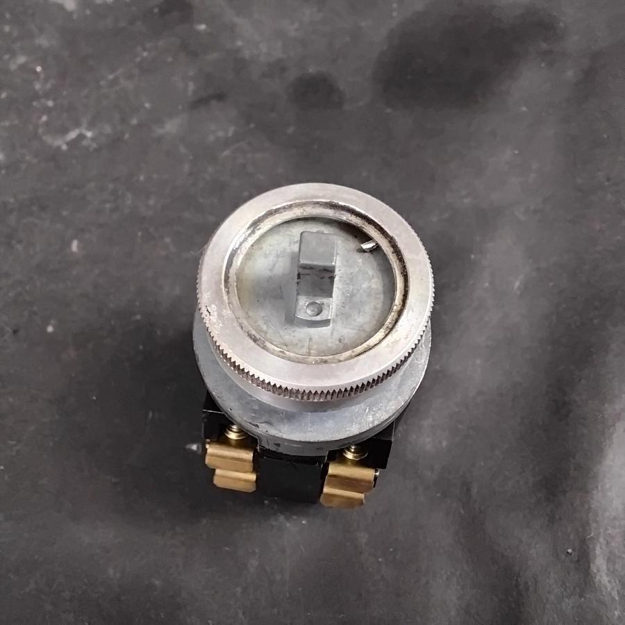 Used TOKYO ELECTRIC SS-1041C2-22 SELECTOR SWITCH ($30 OBO)