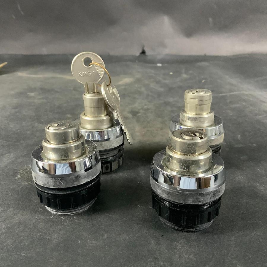 Used KLOCKNER MOELLER STA(-NA) KEY-OPERATED PUSH BUTTON - QTY 4 ($40 OBO)