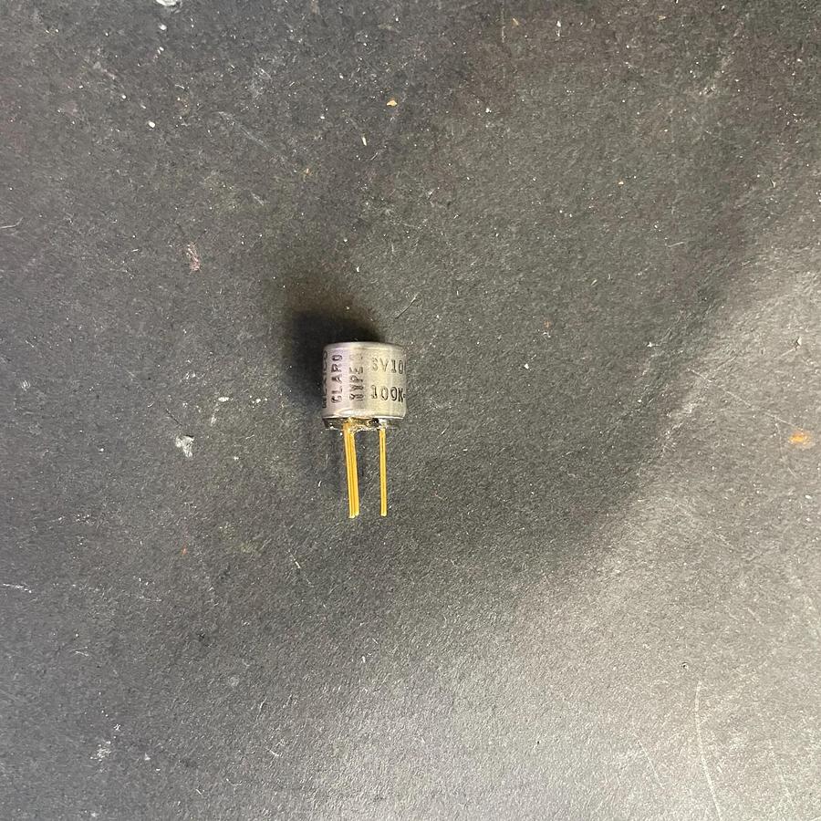 Used CLAROSTAT SV1041 ROTARY POTENTIOMETER CLARO TYPE 3 100K OHM 9332 OEM