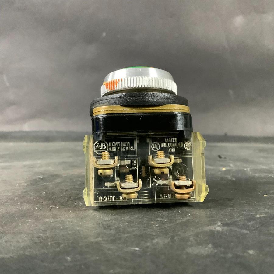 Used ALLEN BRADLEY 800T-A1 GREEN PUSHBUTTON ($15 OBO)