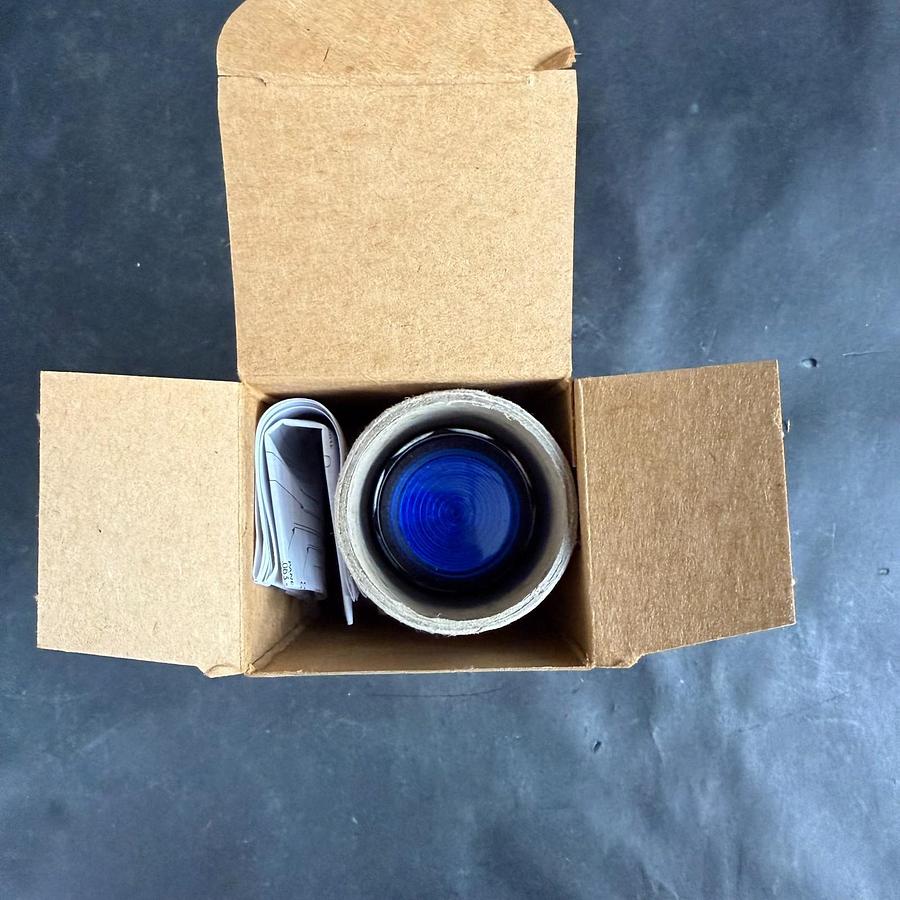 Used EATON 10250T34B BLUE INDICATOR LIGHT