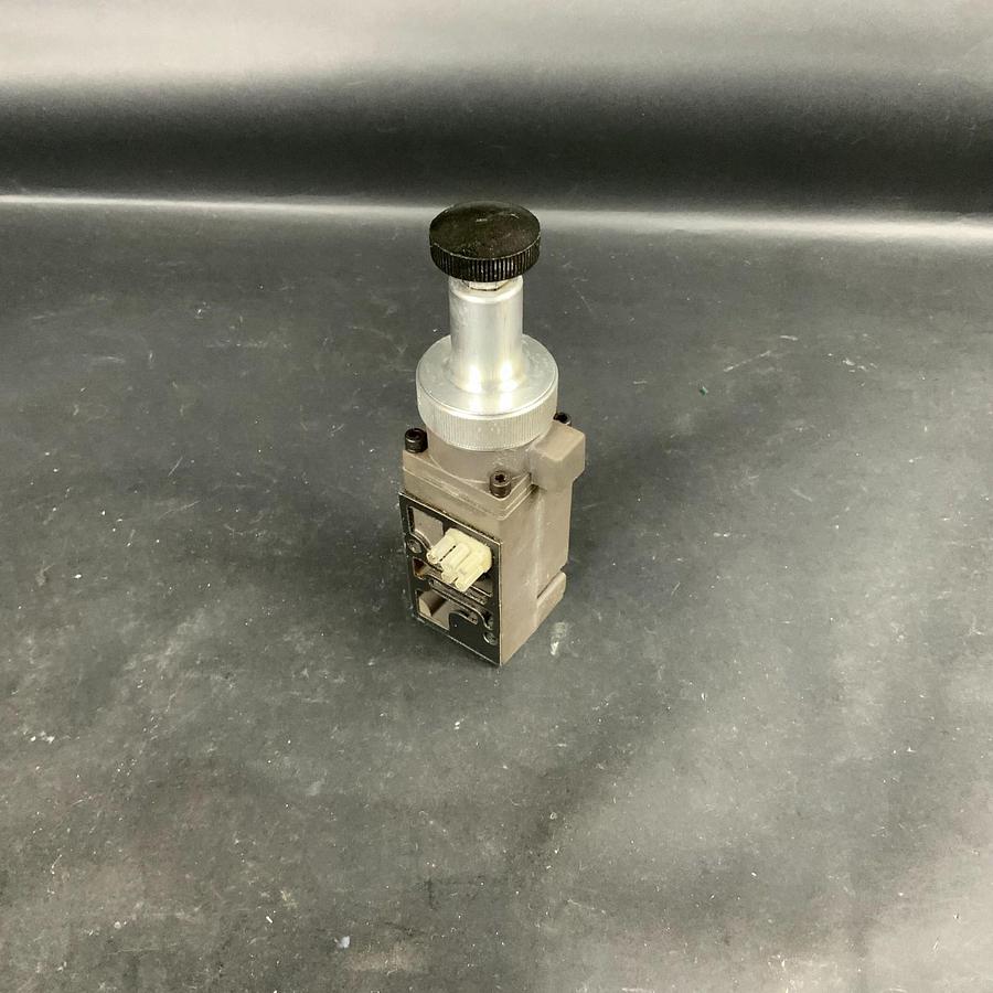 Used ASCO NUMATICS 081RS400J PNEUMATIC REGULATOR ($10 OBO)