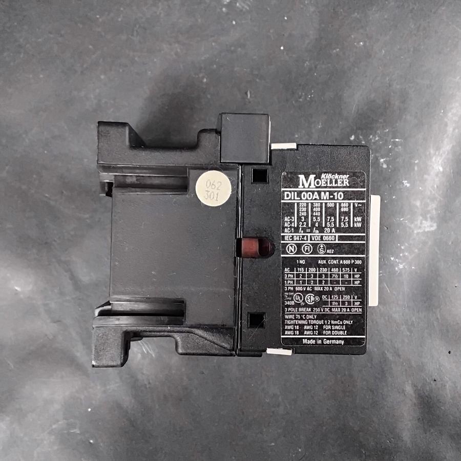 Used MOELLER  DIL 00A M-10 CONTACTOR ($25 OBO)