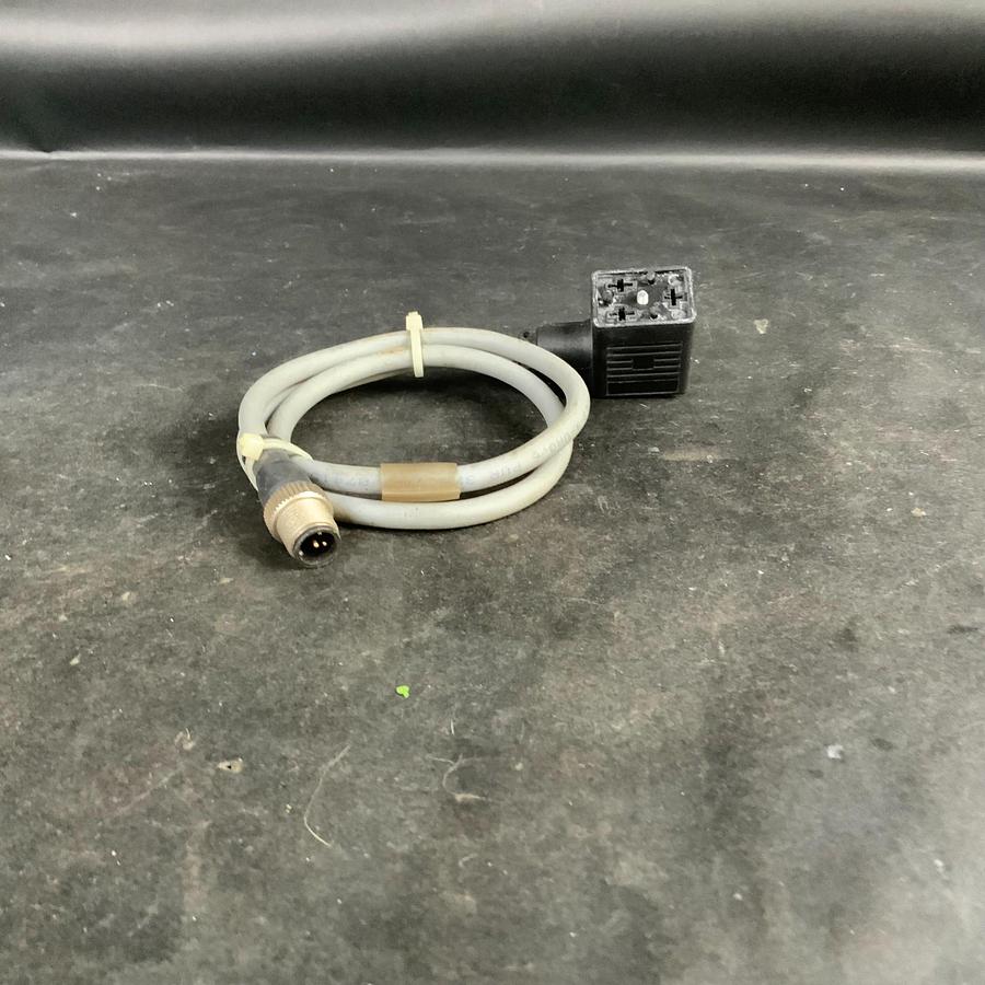 Used MURR ELEKTRONIK 7000-18021-2260500 MSUD VALVE PLUG ($20 OBO)