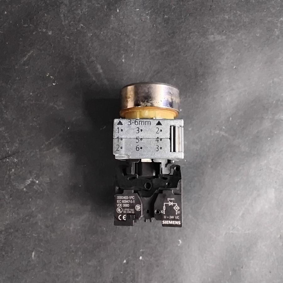 Used SIEMENS 3SB3403-1PC CLEAR PUSHBUTTON ($15 OBO)