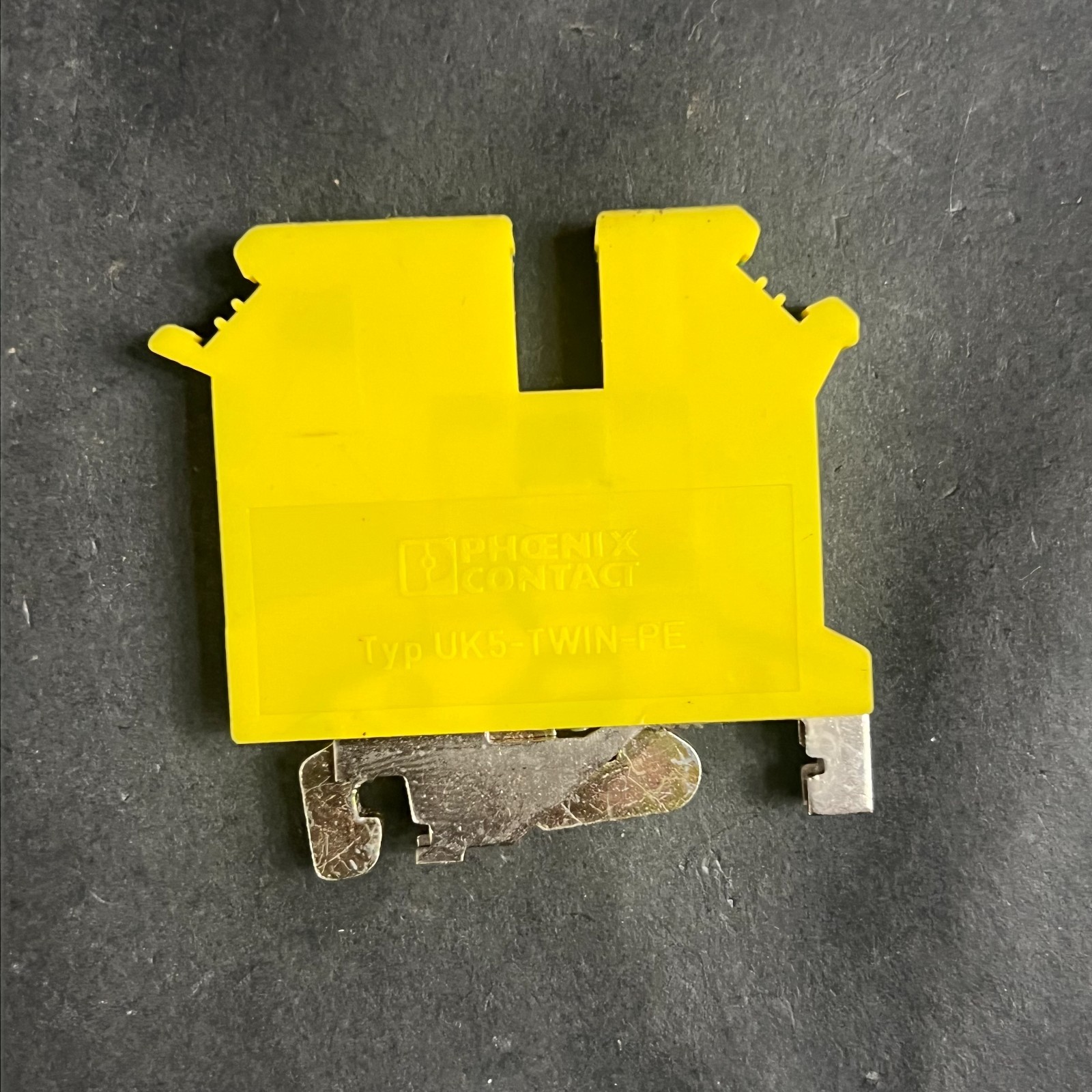 Used PHOENIX CONTACT UK5-TWIN-PE TERMINAL BLOCK ($8 OBO)