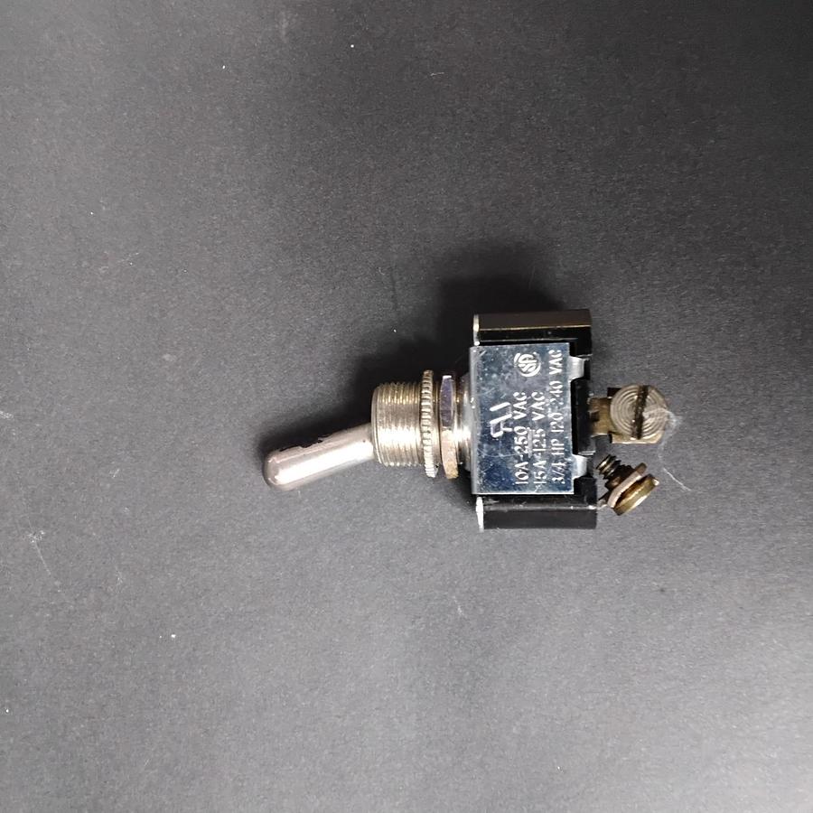 Used CARLING 250VAC 3/4HP MINIATURE TOGGLE SWITCH ($5 OBO)