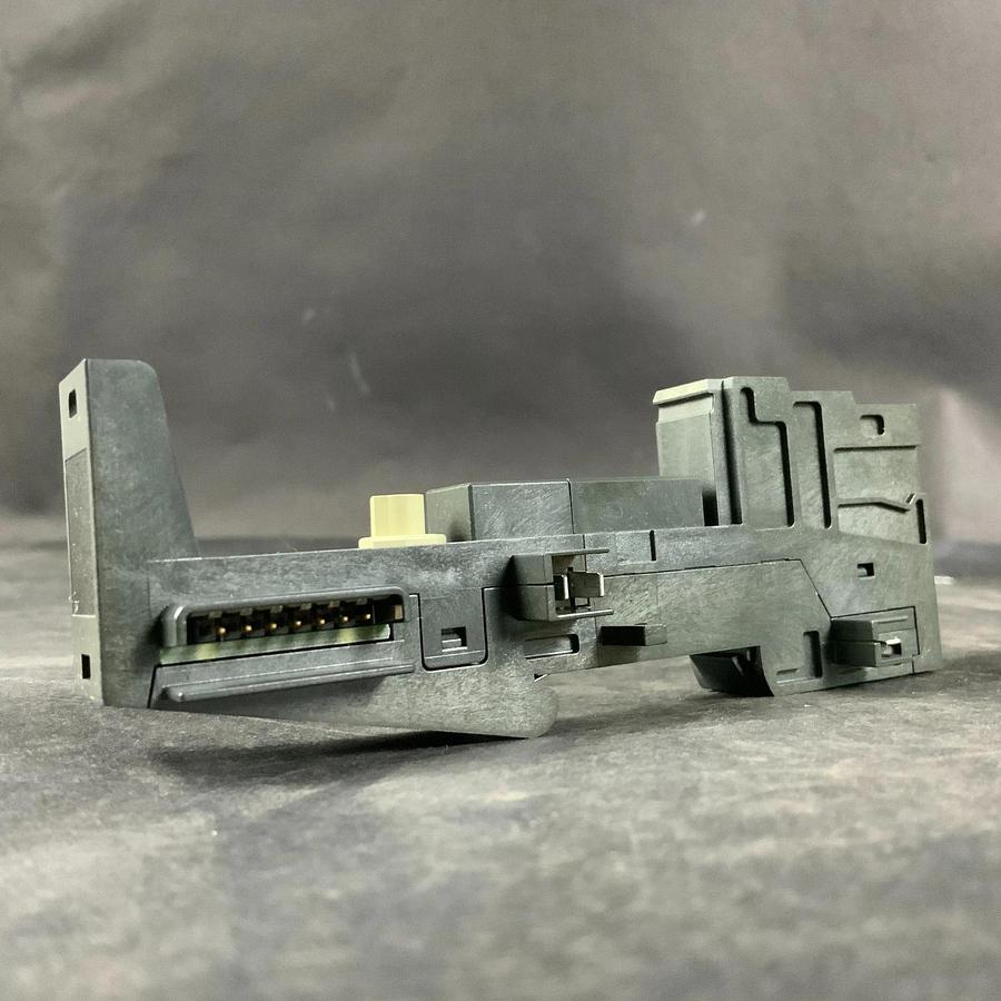 Used SIEMENS 6ES7 193-4CB00-0AA0 TERMINAL MODULE ($10 OBO)