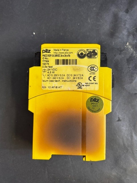 Used PILZ 777504 SAFETY RELAY ($21 OBO)