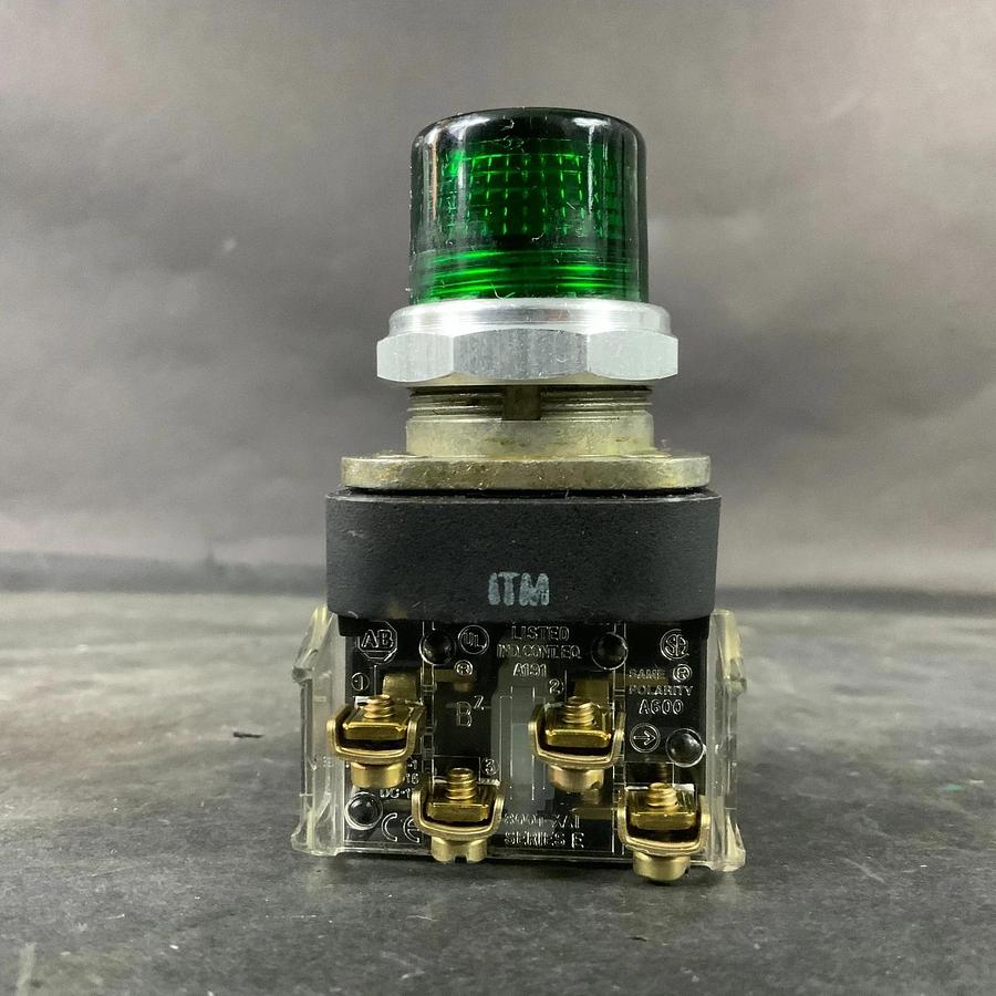 Used ALLEN BRADLEY 800T-FXP16A1 GREEN PUSHBUTTON ($30 OBO)