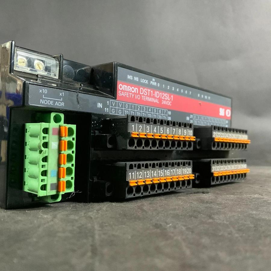 Used OMRON DST1-ID12SL-1 SAFETY I/O TERMINAL ($145 OBO)