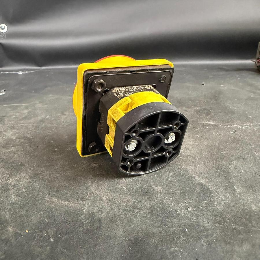 Used GIOVENZANA SERIES P012 POSITION SWITCH