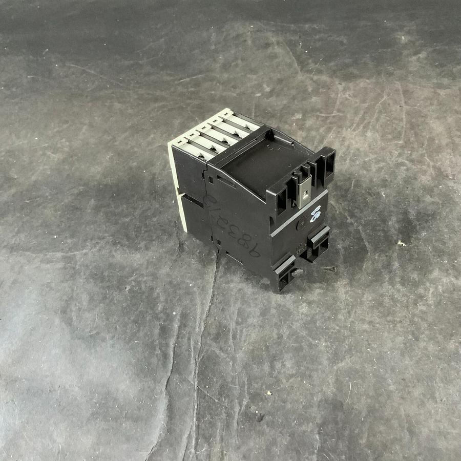 Used MOELLER DIL A-31 24VDC CONTACTOR ($25 OBO)